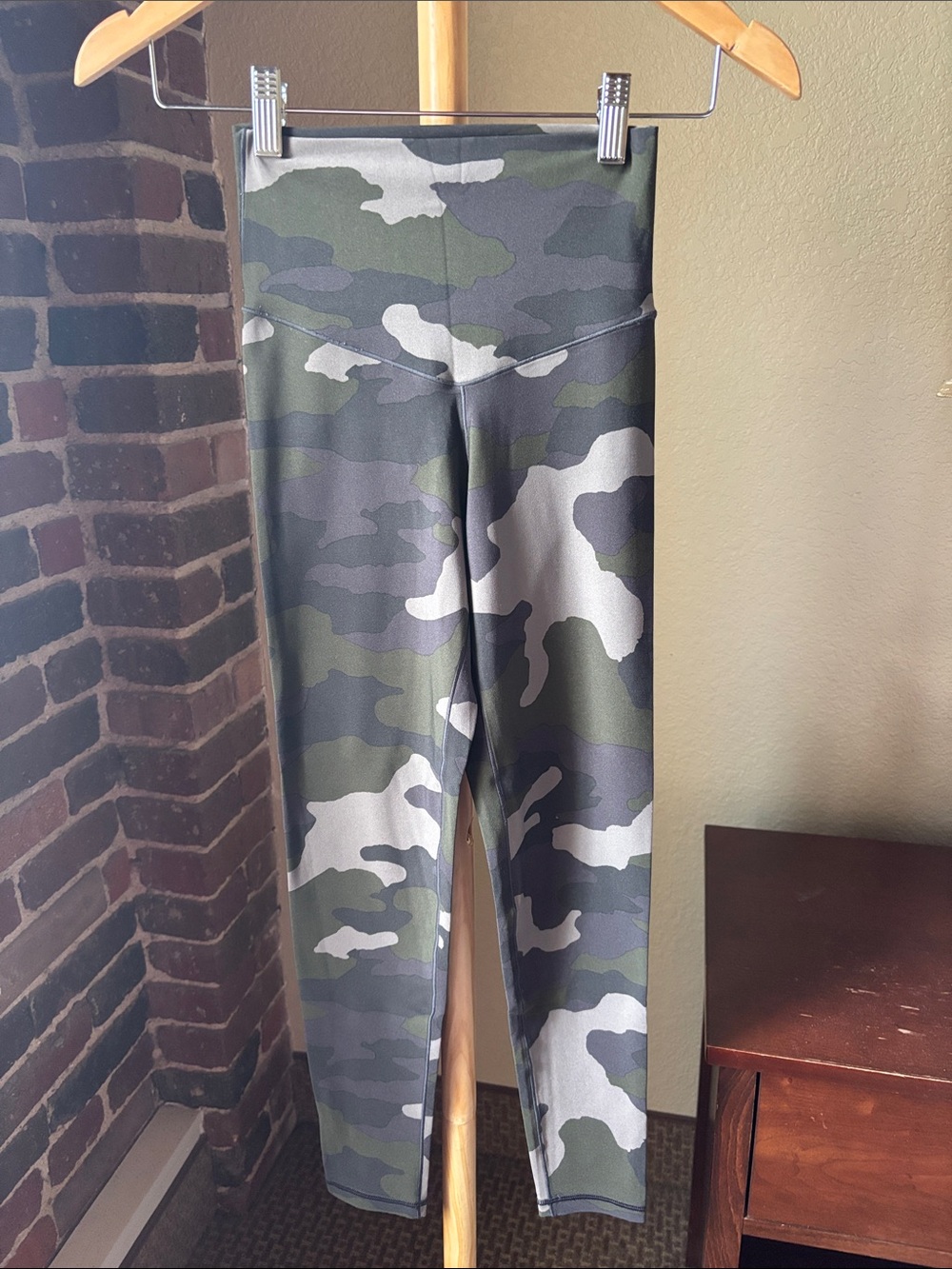 aerie Olive & Gray Camo High-Rise Leggings Size S